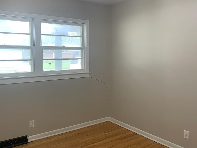 2020 W Columbine Ln — Photo 3