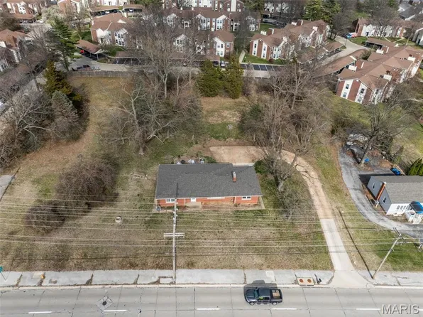 960 Chesterfield Pkwy E, Chesterfield, MO 63017