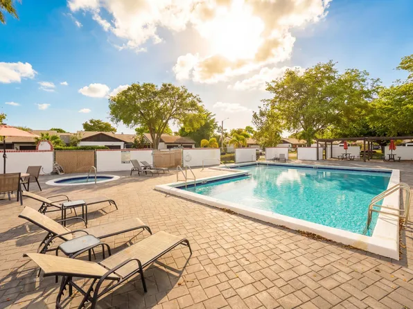 6375 W Pinehurst Cir Circle #D38, Tamarac, FL 33321