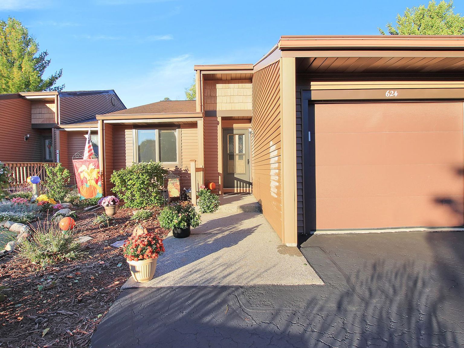 624 Maple Creek Dr, Holland, MI 49423 Zillow