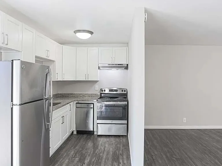Creekside Terrace — Photo 9