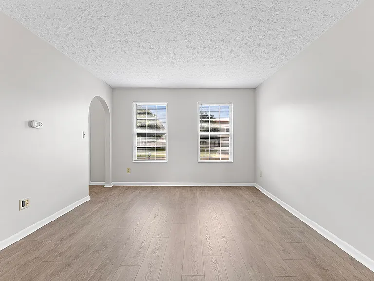 328 Regency Ave — Photo 39