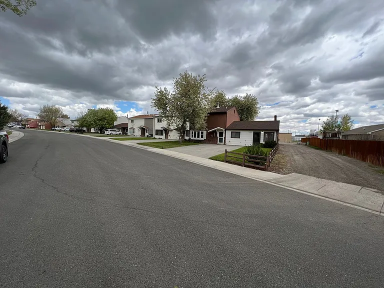 1902 Prairie Rd — Photo 38