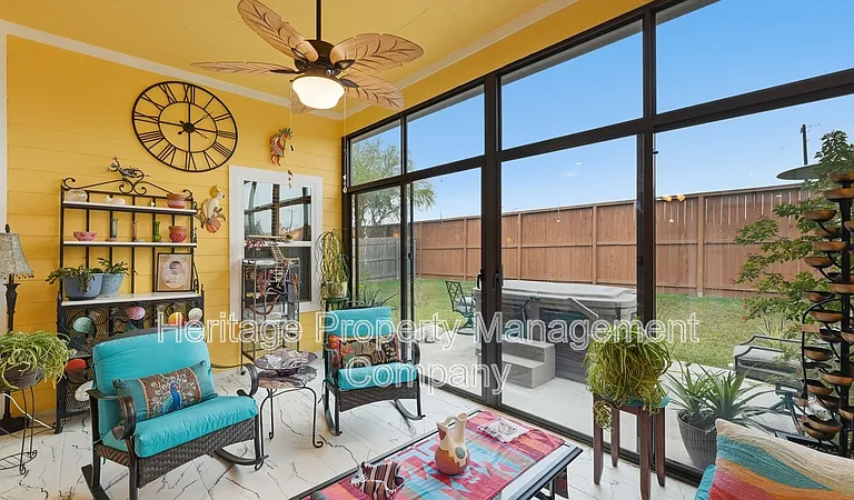 2084 Tejas Pecan — Photo 18