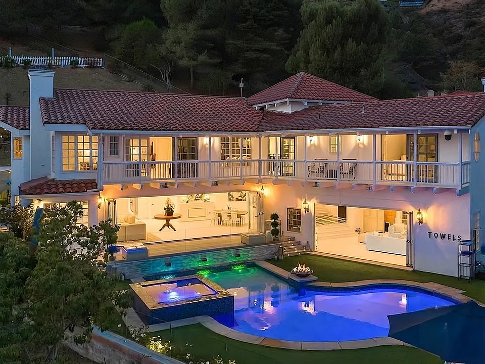 1423 Floresta Pl