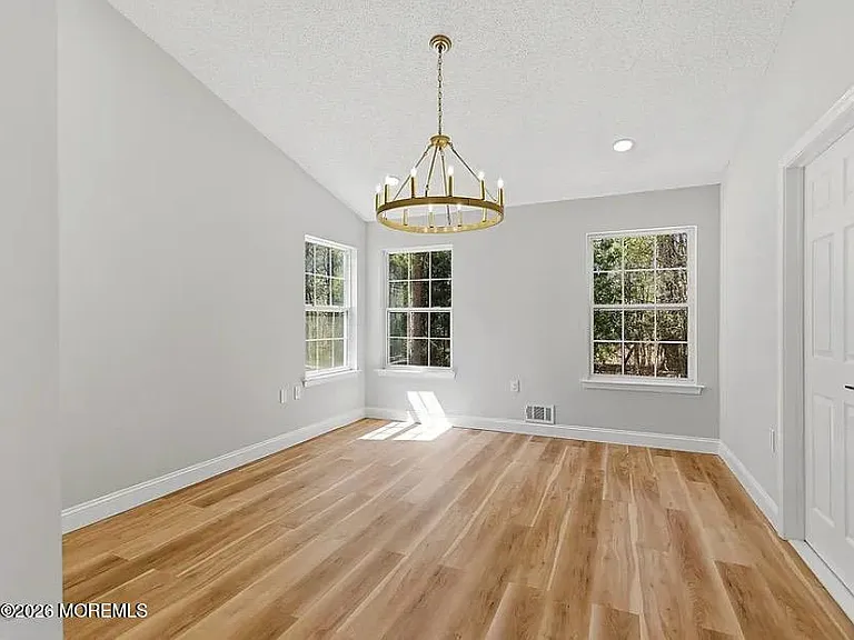 11 Archer Sq — Photo 14
