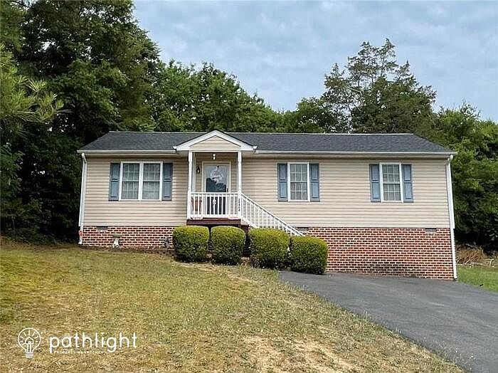 1st image of 20404 Hickory Cir