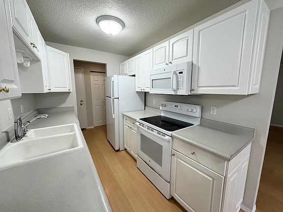 5th image of 15705 NE 18th St Unit G-5
