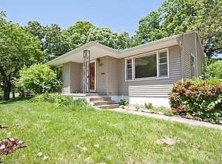 3633 Nierob Court Dr, Des Moines, IA 50310