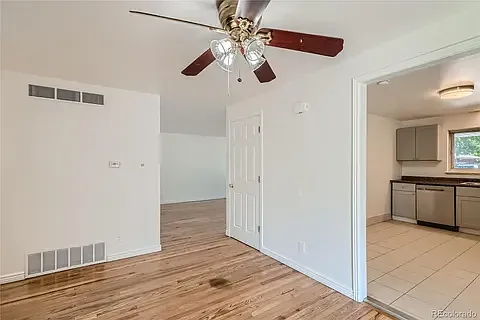 3189 Victor St — Photo 19