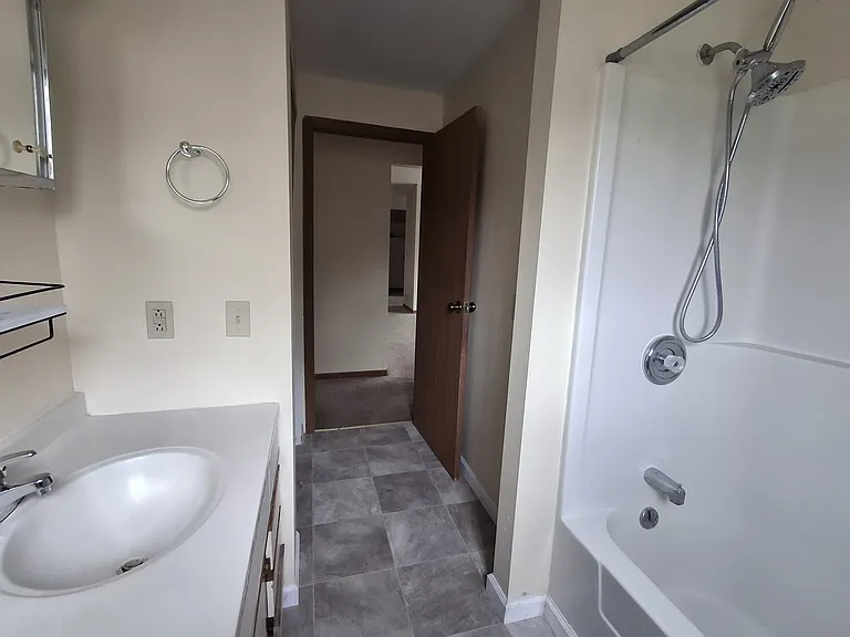 35 Park Ave #4 — Photo 6