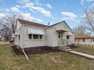 290 S Cordova Ave, Le Center, MN 56057