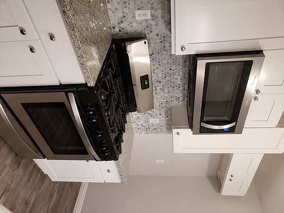 4th image of 1650 S Campus Ave APT 3