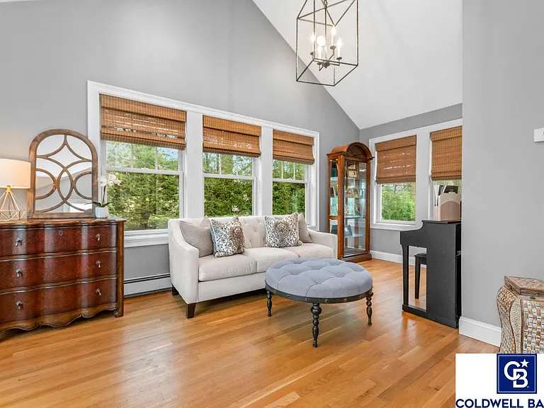 6 Risley Rd — Photo 9