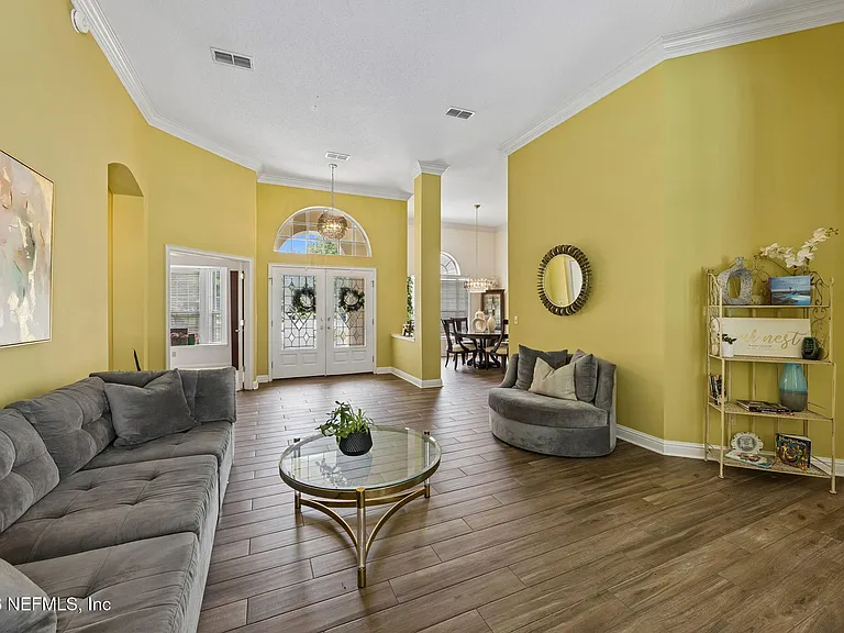 8342 Amherst Hills Ln — Photo 2