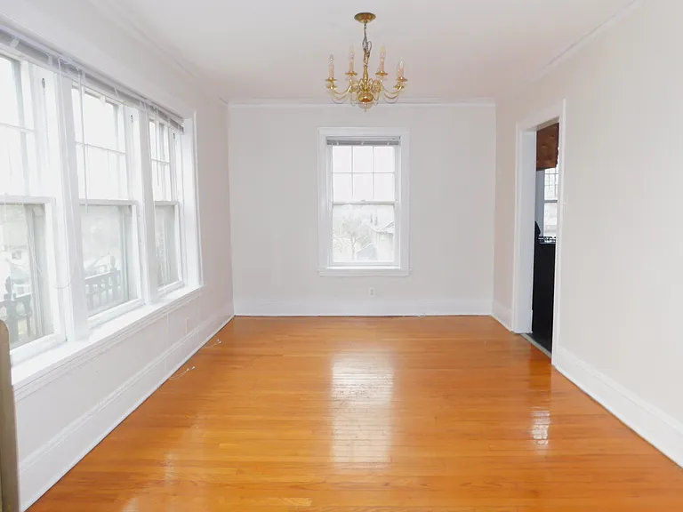 429 Linden Ave #J2 — Photo 4