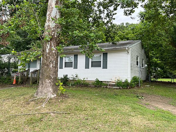 2nd image of 2406 Norfolk St