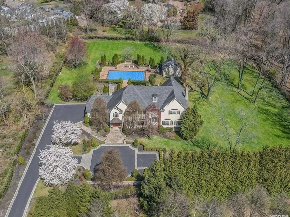 3 Equine Lane, Nissequogue, NY 11780