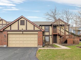 379 Sandhurst Cir APT 1, Glen Ellyn, IL 60137