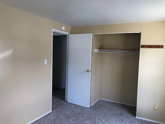 830 Manchester Dr — Photo 18