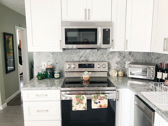 2nd image of 119 Cottage St #4F