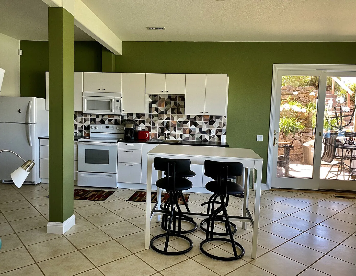 Gorgeous, spacious lakeview apartment in upscale private neighborhood — Photo 3