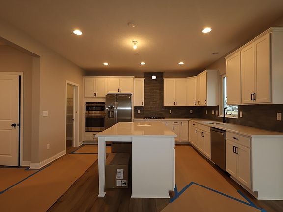 5th image of 329 River Birch Dr