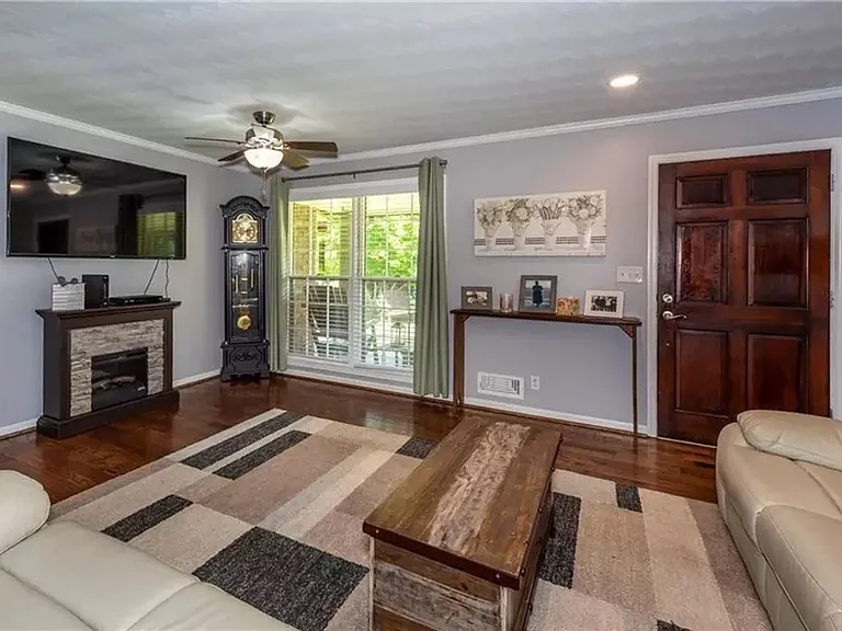 2347 Morgan Rd — Photo 35