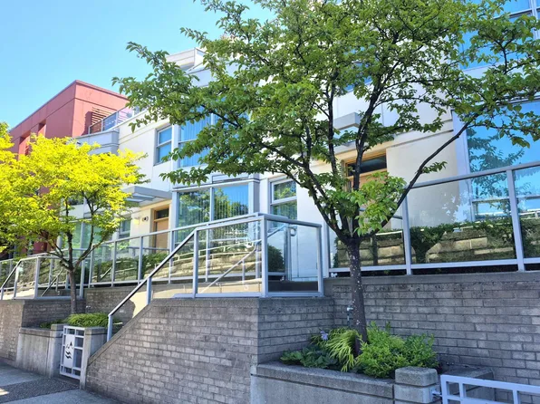 150 Prior St, Vancouver, BC V6A 0A6