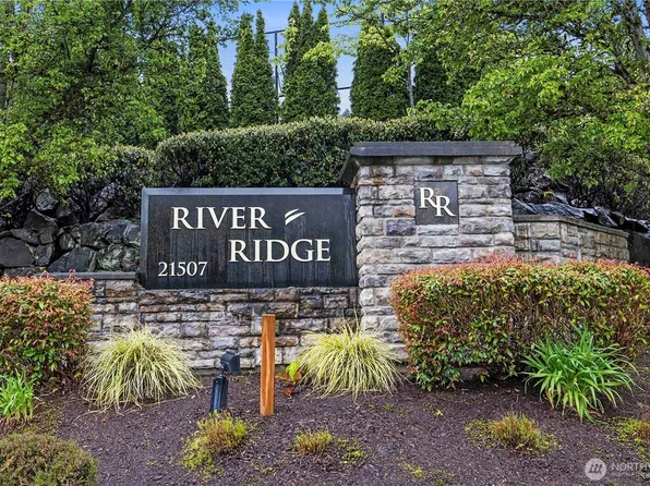 21507 42nd Avenue S #E2, SeaTac, WA 98198
