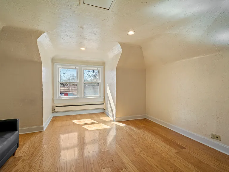 2615 E 12th Ave #UPSTAIRS — Photo 8