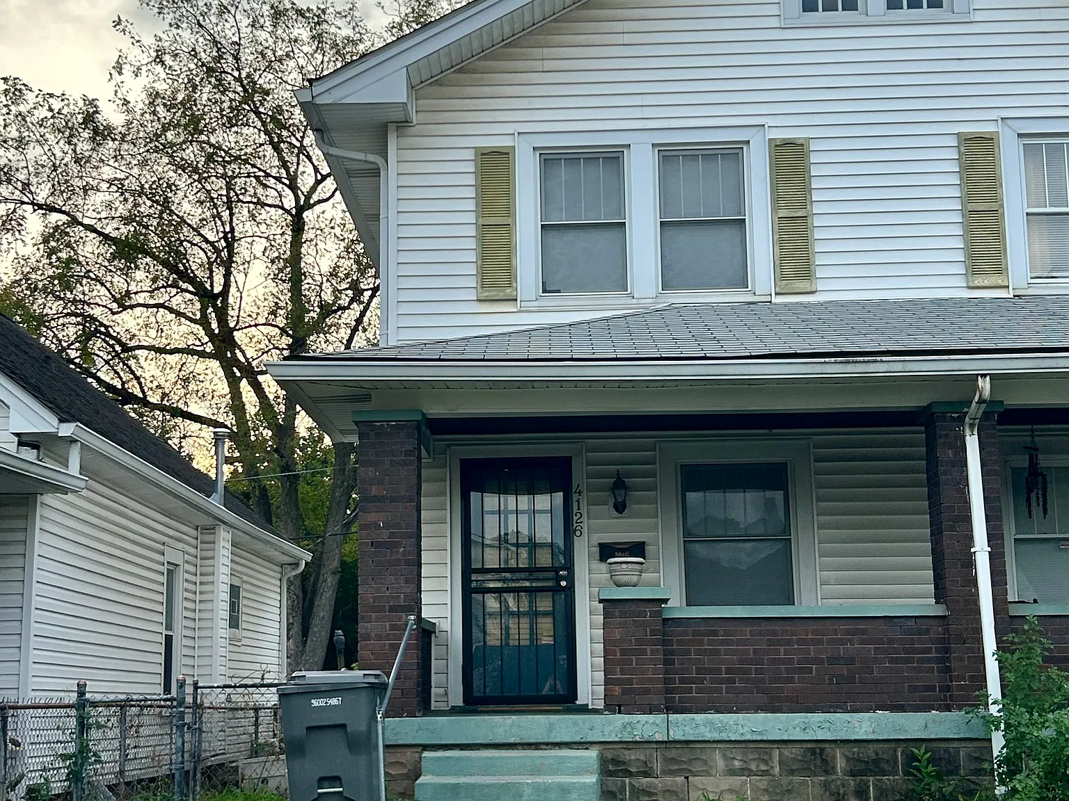 3 bed, 1.5 bath, 1200 sqft, $1,600 — Photo 2