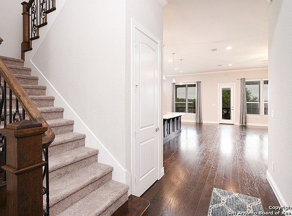3rd image of 931 VISTA SERENA