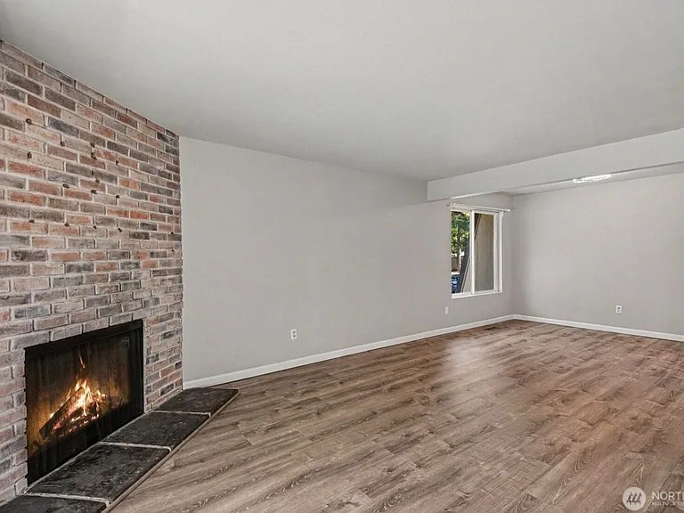 9905 NE 124th St — Photo 11