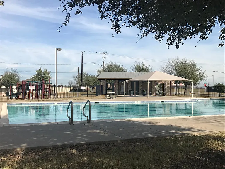 10704 Losoya Cv — Photo 26