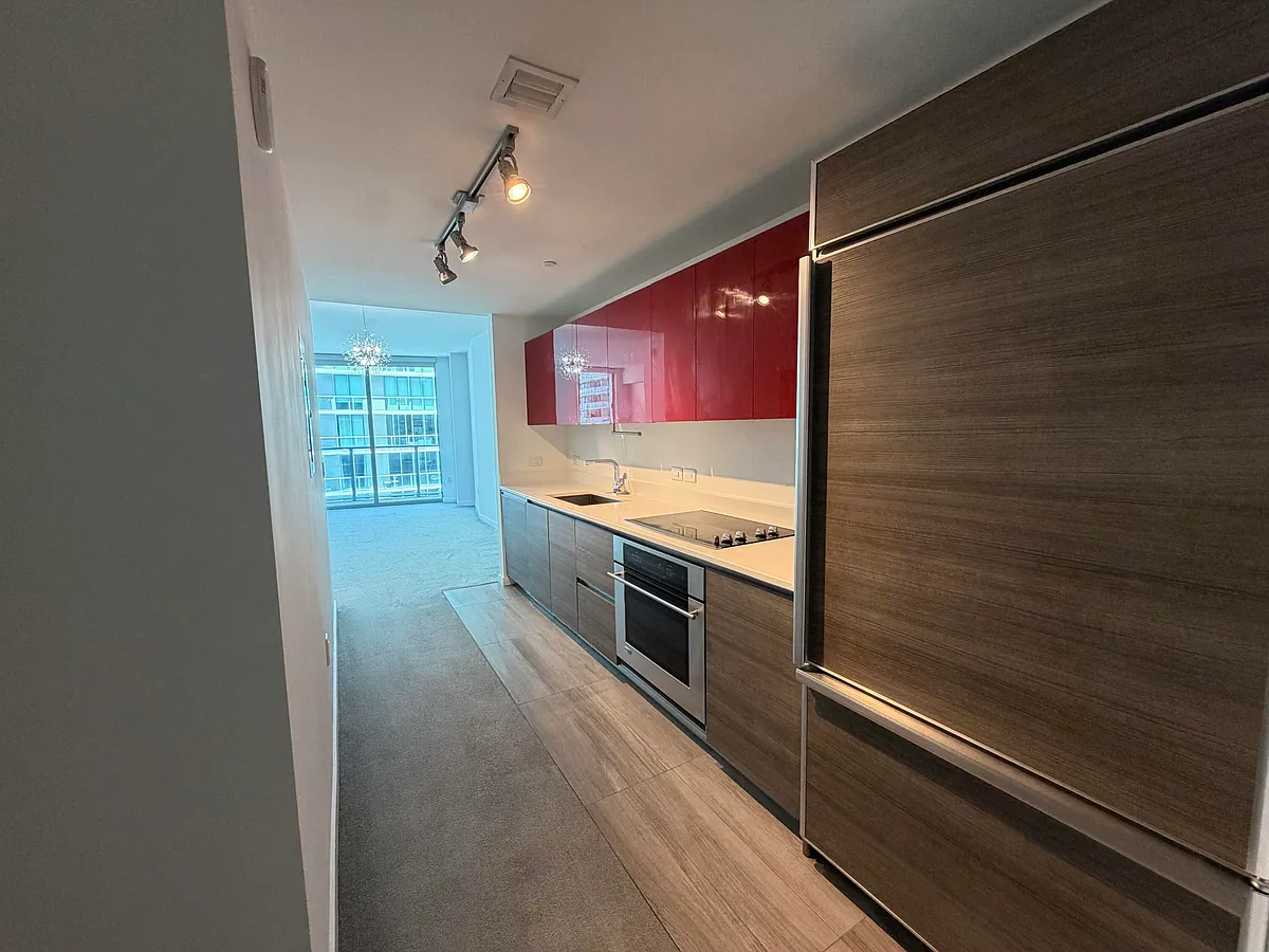 Building Photo - 1100 S Miami Ave #2206