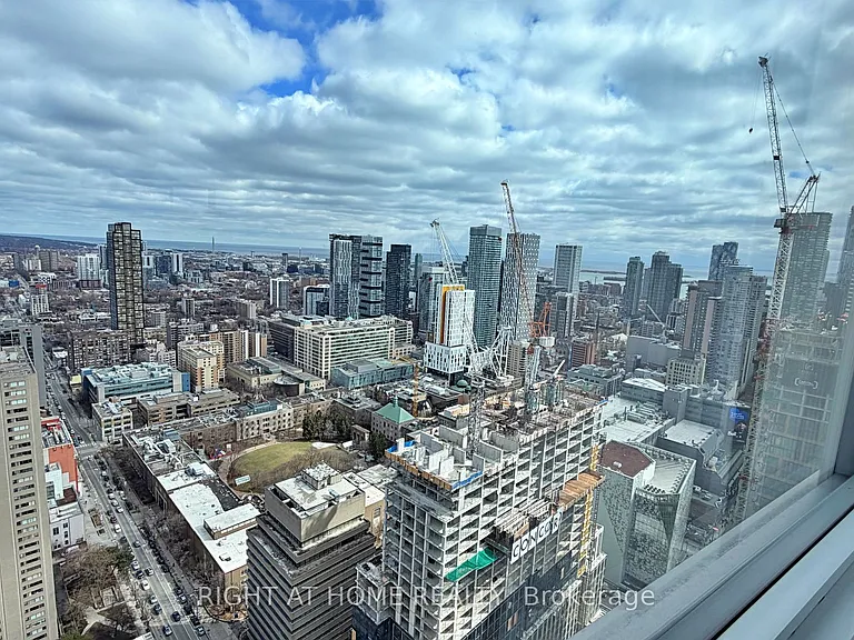 386 Yonge St #4207 — Photo 26