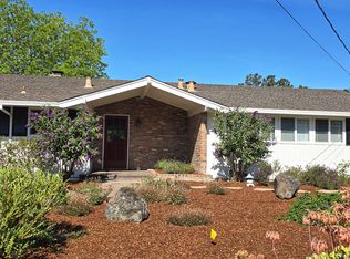 2 Rae Ct, Orinda, CA 94563
