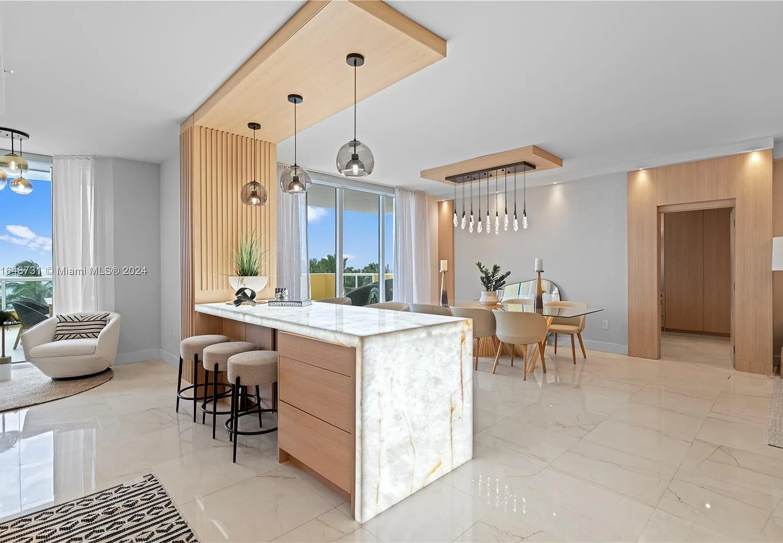3 bed, 2241 sqft, $25,000 — Photo 4