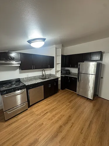 107 W Monument St #4C Photo 1