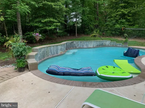 7235 Token Valley Rd, Manassas, VA 20112