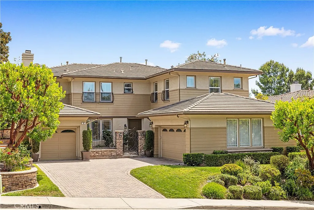 4 bed, 5.5 bath, 3744 sqft, $7,850 — Photo 2