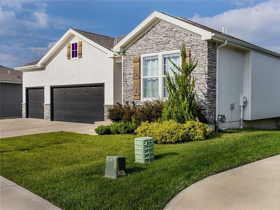 813 SW Haverford Rd, Lees Summit, MO 64081 | Zillow