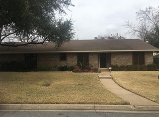 6729 Fish Pond Rd, Waco, TX 76710