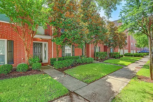 934 E Heights Hollow Ln Photo 1