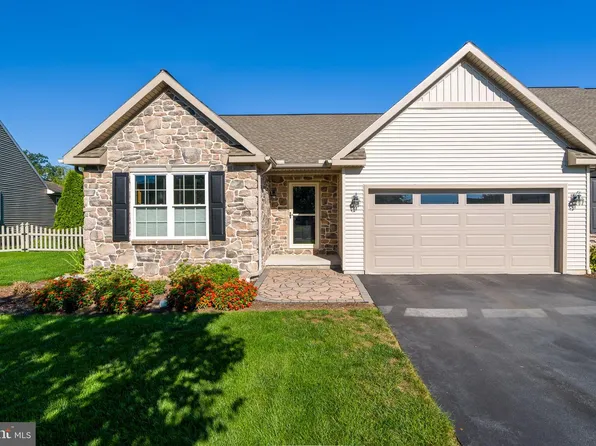 5179 Oak Leaf Dr, Mount Joy, PA 17552