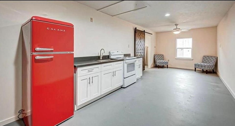 1st image of 5105 Avenue S #B