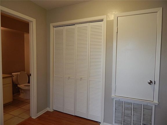 5th image of 2418 Capitan Dr APT D
