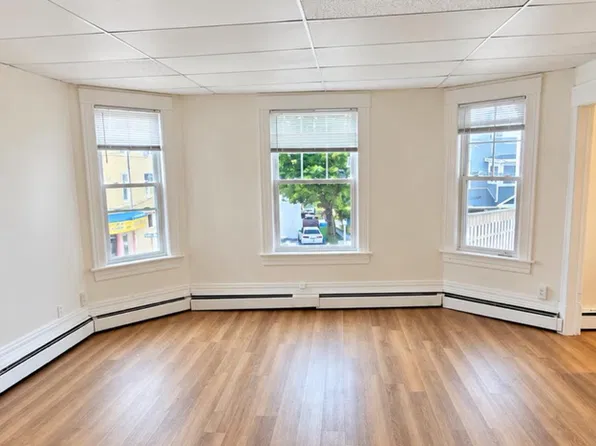 1370-1376 Dwight St, 1370-1376 Dwight St, Holyoke, MA 01040