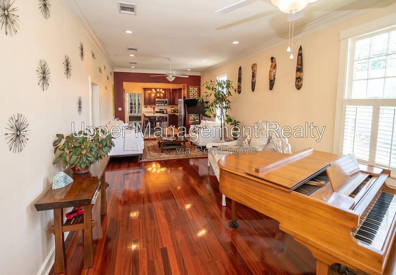 3 bed, 2.0 bath, 2045 sqft, $3,200 — Photo 4
